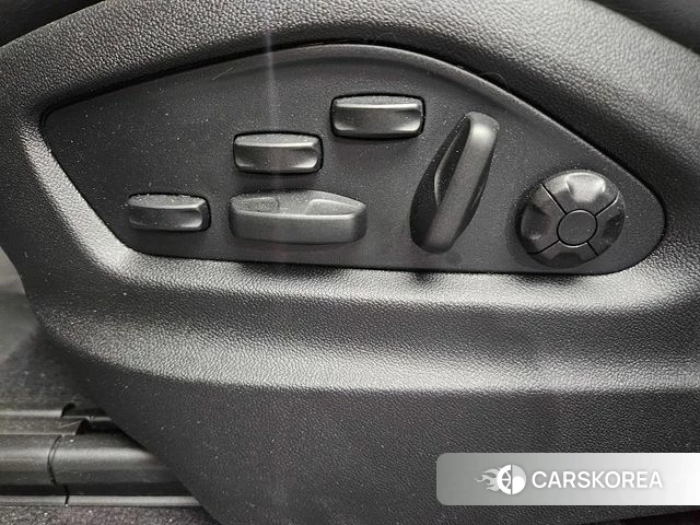 Porsche Cayenne (PO536) 2025 Серебристо-серый из Кореи, фото 2