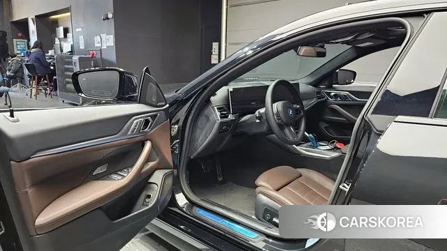 BMW i4 2022 Черный из Кореи, фото 2