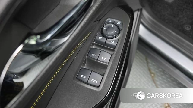 Chevrolet (GM Daewoo) Trax Crossover 2023 Серебристо-серый из Кореи, фото 2