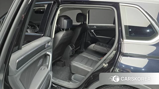 Volkswagen Tiguan second Generation 2021 Черный из Кореи, фото 2