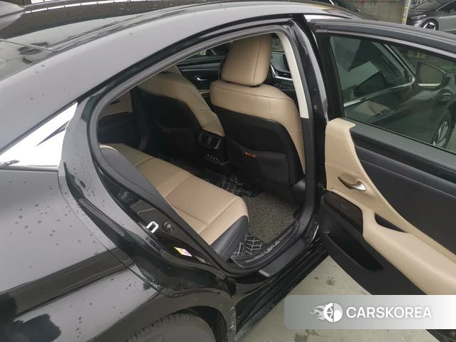 Lexus ES 2019 Черный из Китая, фото 2