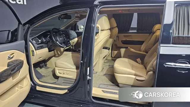 Kia The New Carnival 2018 Черный из Кореи, фото 2