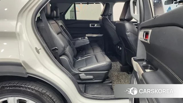 Ford Explorer 6th Generation 2021 Белый из Кореи, фото 2