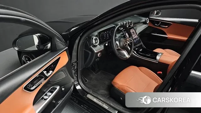 Mercedes-Benz C-Class W206 2023 Черный из Кореи, фото 2