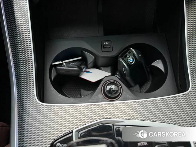 BMW X5 (G05) 2021 Черный из Кореи, фото 2