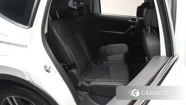 Volkswagen Tiguan Allspace 2022 Белый из Кореи, фото 2