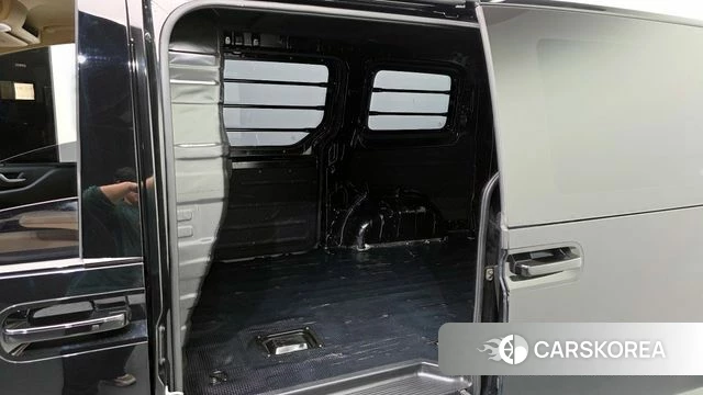 Hyundai Staria 2022 Черный из Кореи, фото 2