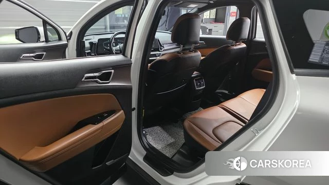 Kia Sportage 5th Generation 2023 Белый из Кореи, фото 2