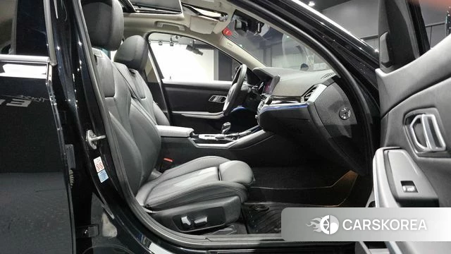 BMW 3 Series (G20) 2021 Черный из Кореи, фото 2