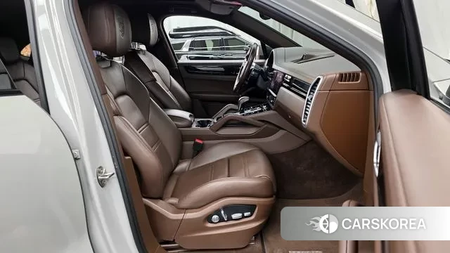 Porsche Cayenne (PO536) 2021 Серебристо-серый из Кореи, фото 2