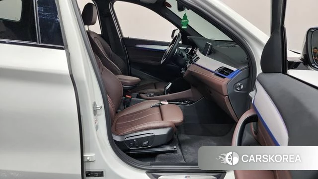 BMW X1 (F48) 2020 Белый из Кореи, фото 2