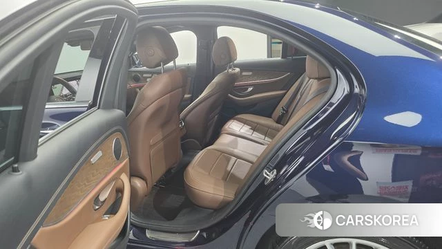 Mercedes-Benz E-Class W213 2021 Синий из Кореи, фото 2