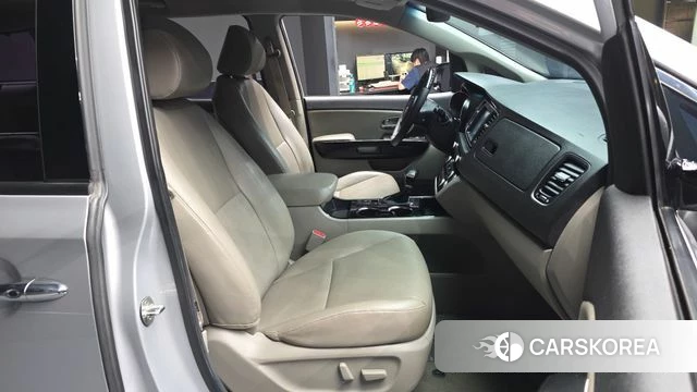 Kia The New Carnival 2018 Серебряный из Кореи, фото 2