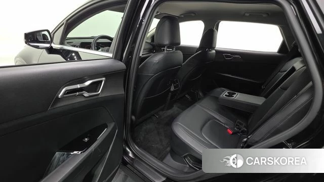 Kia Sportage 5th Generation Hybrid 2023 Черный из Кореи, фото 2