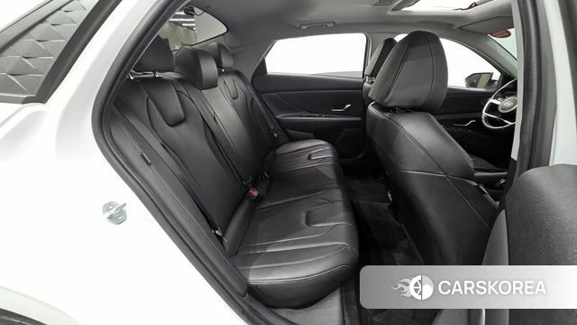 Hyundai The New Avante (CN7) 2023 Белый из Кореи, фото 2