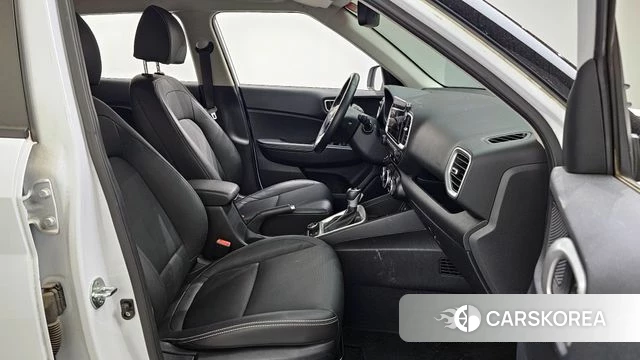 Hyundai Venue 2023 Белый из Кореи, фото 2