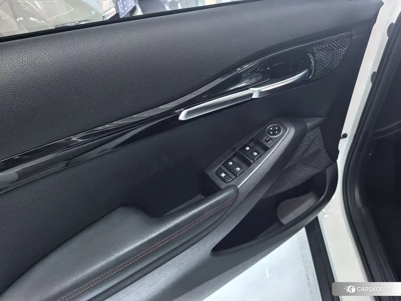 Kia KX3 2022 Белый из Китая, фото 2