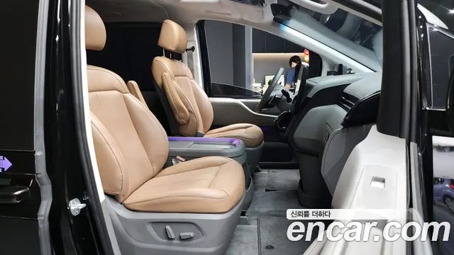 Hyundai Staria 2024 Черный из Кореи, фото 2