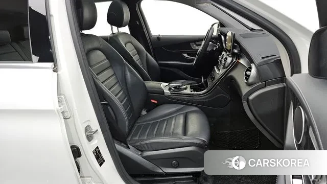 Mercedes-Benz GLC-Class X253 2018 Белый из Кореи, фото 2