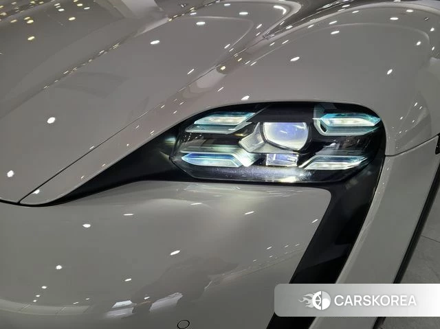 Porsche Taycan 2024 Песочный из Кореи, фото 2