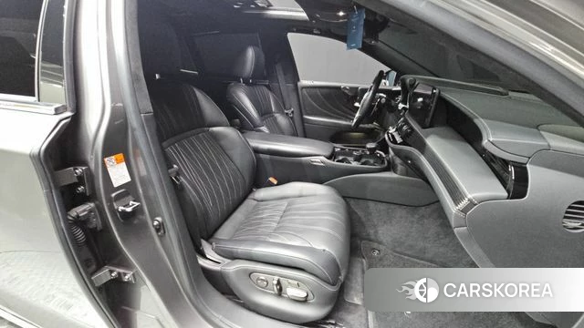 Lexus LS500 5th generation 2021 Серебристо-серый из Кореи, фото 2