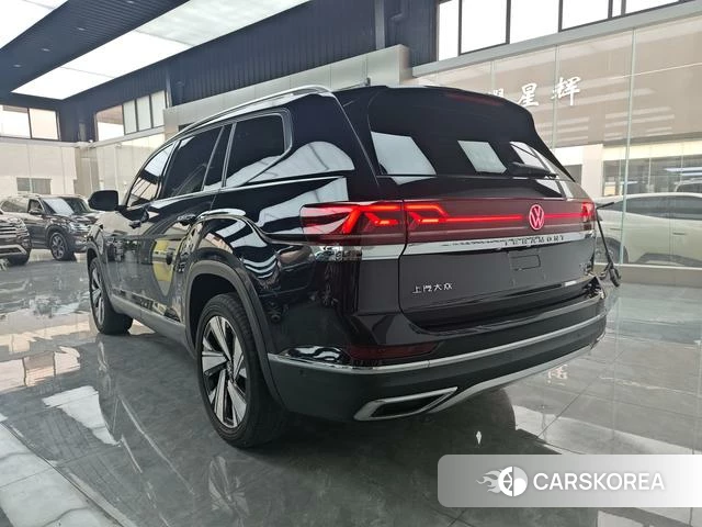 Volkswagen Tourang 2023 Черный из Китая, фото 2