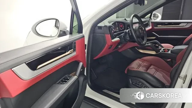 Porsche Cayenne (PO536) 2024 Белый из Кореи, фото 2