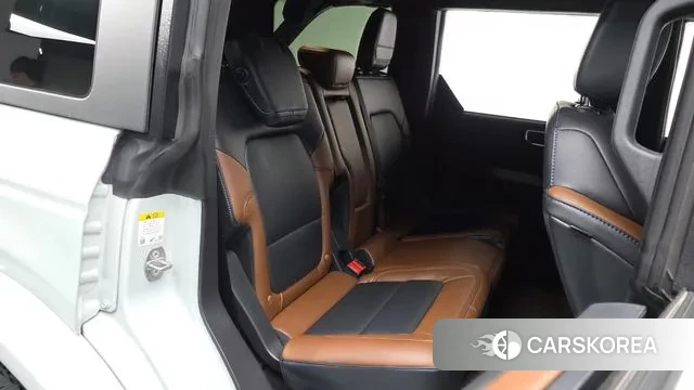 Ford Bronco 6th Generation 2023 Серебристо-серый из Кореи, фото 2