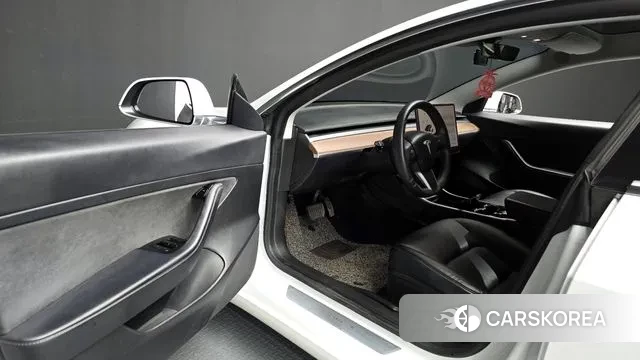 Tesla Model 3 2020 Белый из Кореи, фото 2