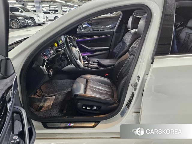 BMW 5 Series (G30) 2020 Белый из Кореи, фото 2