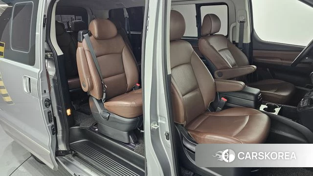 Hyundai The New Grand Starex 2019 Серебристо-серый из Кореи, фото 2