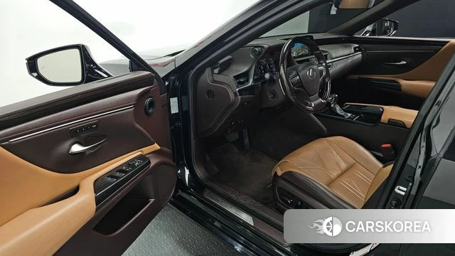 Lexus ES300h 7th generation 2018 Черный из Кореи, фото 2