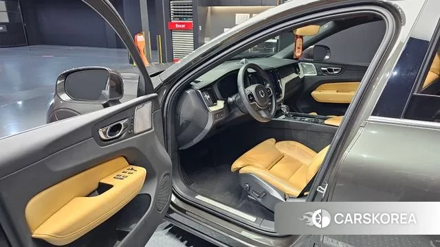 Volvo XC60 second Generation 2019 Черный из Кореи, фото 2