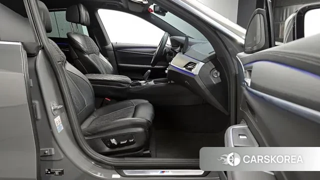 BMW 6 Series GT (G32) 2022 Серебристо-серый из Кореи, фото 2