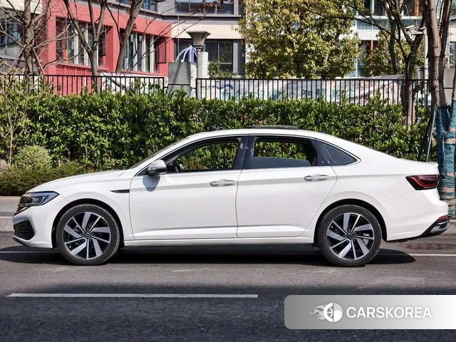 Volkswagen Sagitar 2025 Белый из Китая, фото 2