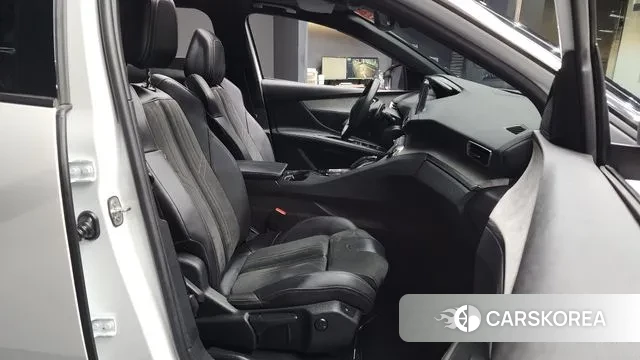 Peugeot 3008 second generation 2022 Белый из Кореи, фото 2