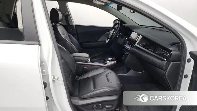 Kia Niro Plus 2022 Белый из Кореи, фото 2