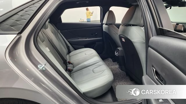 Hyundai The New Avante (CN7) 2025 Серебристо-серый из Кореи, фото 2