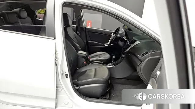 Hyundai Accent (New type) 2019 Белый из Кореи, фото 2