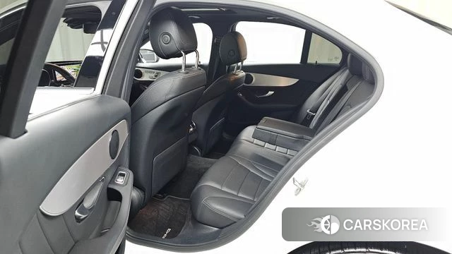 Mercedes-Benz C-Class W205 2021 Белый из Кореи, фото 2