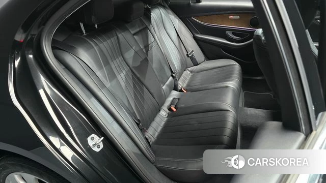 Mercedes-Benz E-Class W213 2019 Черный из Кореи, фото 2