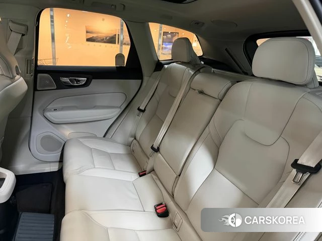 Volvo XC60 second Generation 2025 Белый из Кореи, фото 2