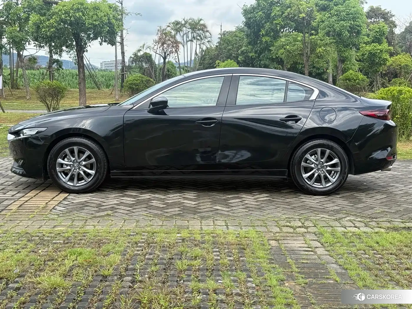 Mazda 3 2024 Черный из Китая, фото 2