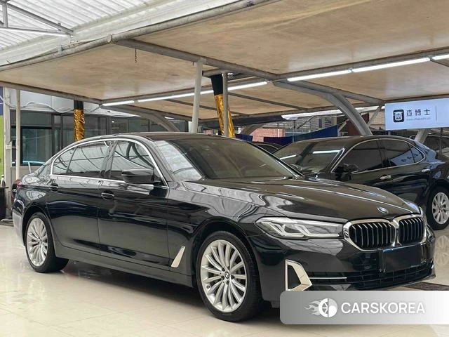 BMW 5 series 2022 Черный из Китая, фото 2