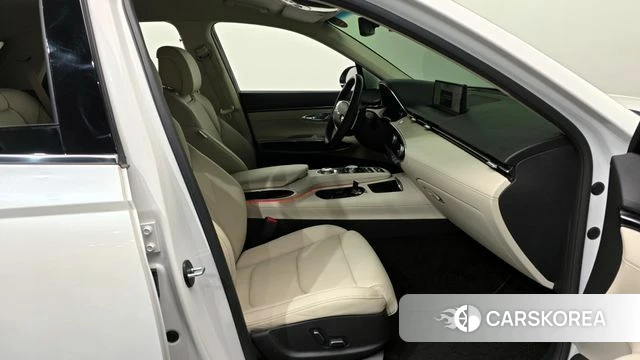 Genesis GV70 2022 Белый из Кореи, фото 2