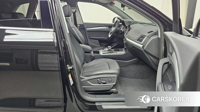 Audi Q5 (FY) 2023 Черный из Кореи, фото 2