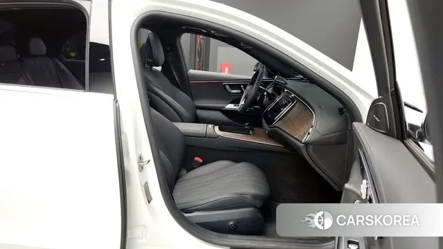 Mercedes-Benz E-Class W214 2025 Белый из Кореи, фото 2