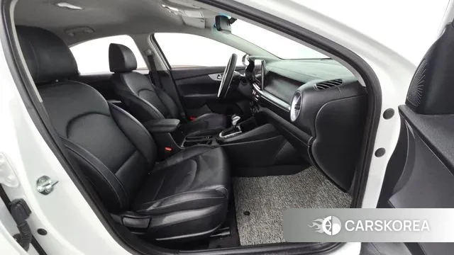 Kia The New K3 2nd generation 2022 Белый из Кореи, фото 2