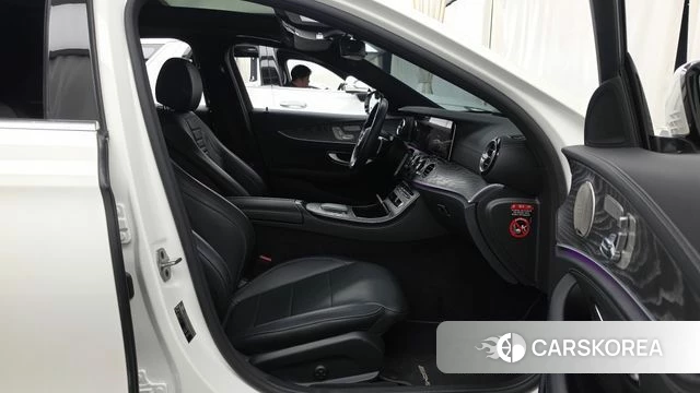 Mercedes-Benz E-Class W213 2021 Белый из Кореи, фото 2
