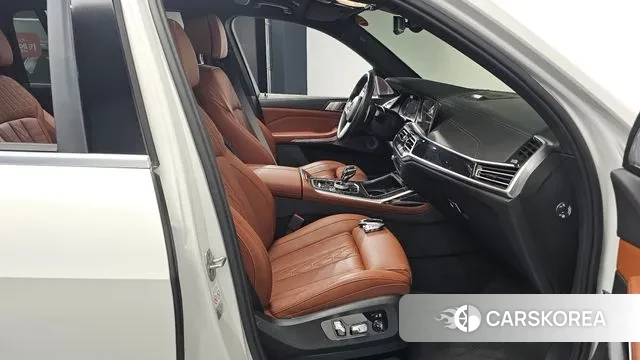 BMW X7 (G07) 2021 Белый из Кореи, фото 2